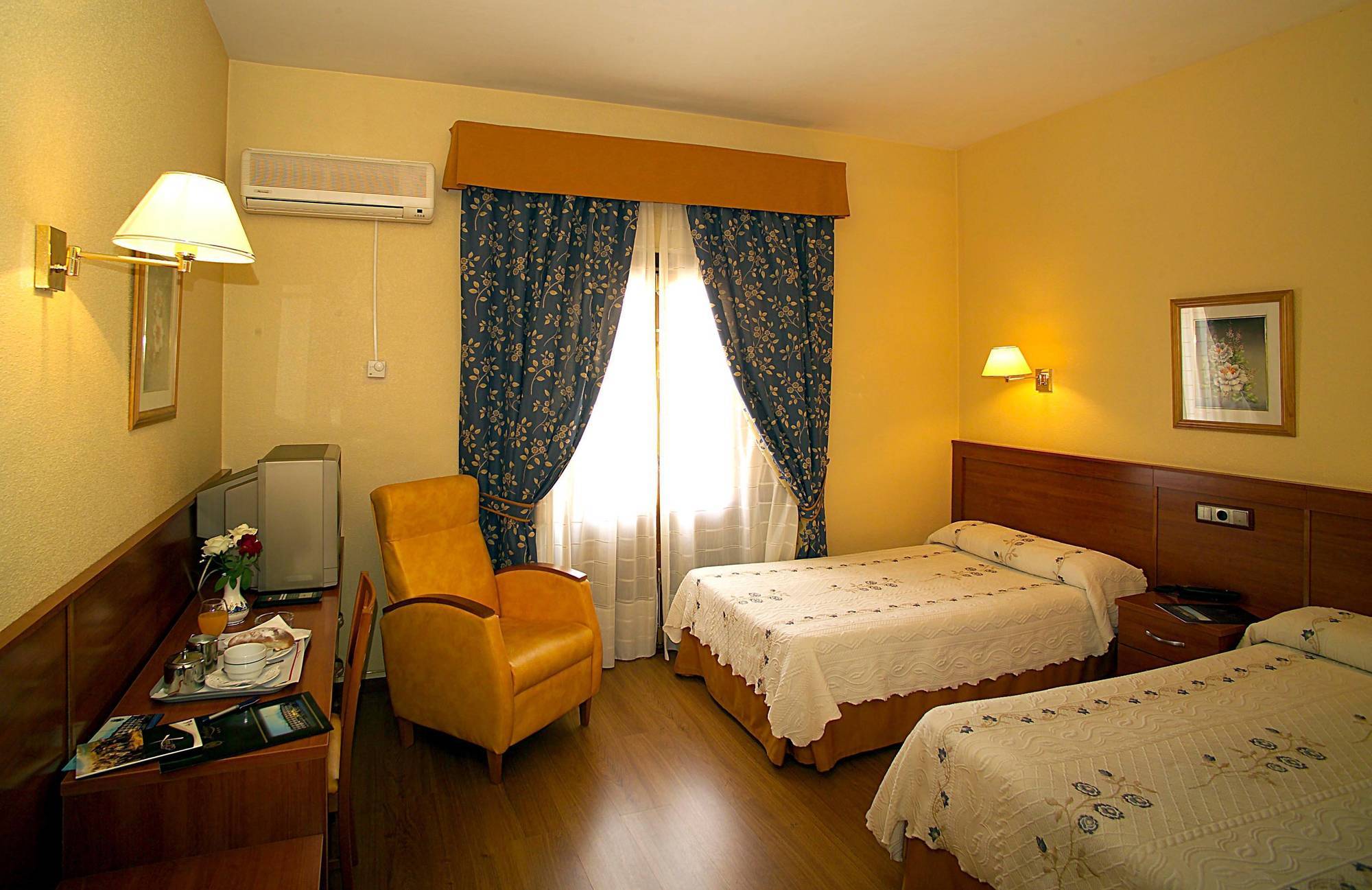 Bailén Hotel Zodiaco חדר תמונה